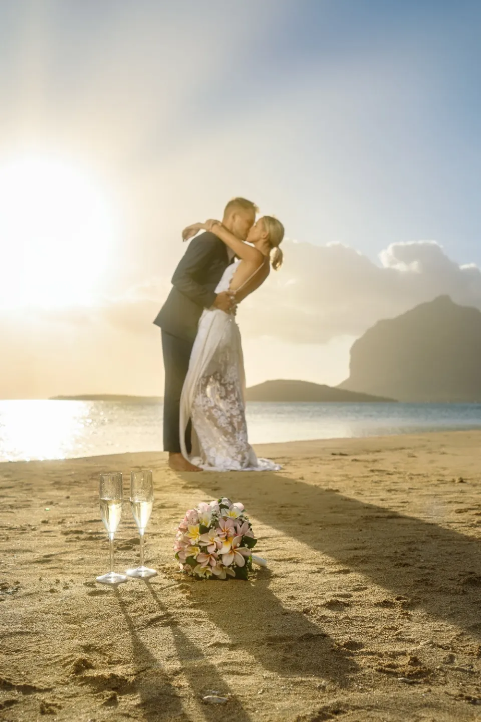 Hochzeit unter der strahlenden Sonne von Mauritius.